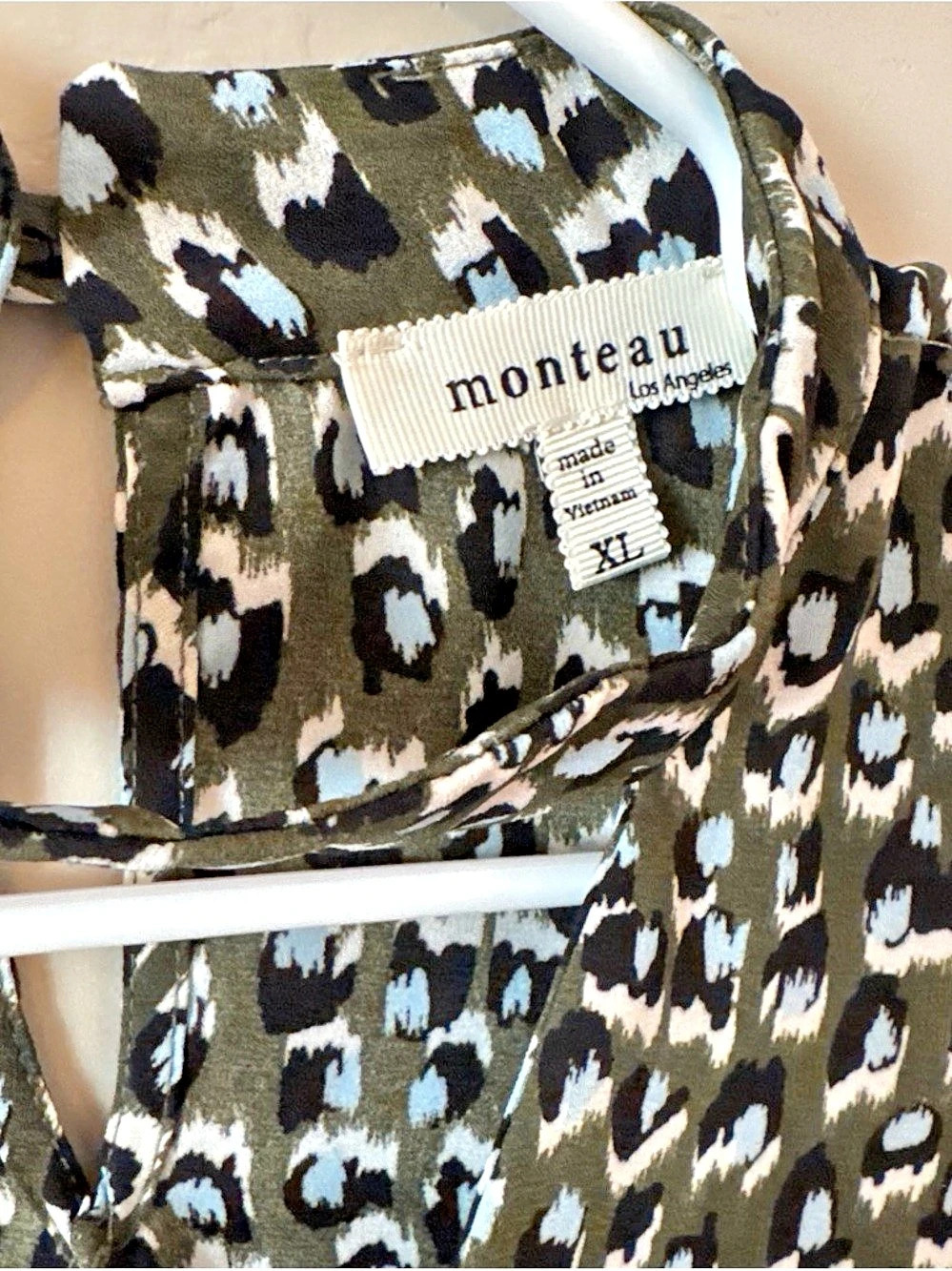 Monteau Los Angeles Animal Print Blouse Black & Green XL Like New - Picture 3 of 3